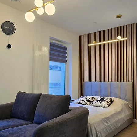 Modern Szalasa Varsovia